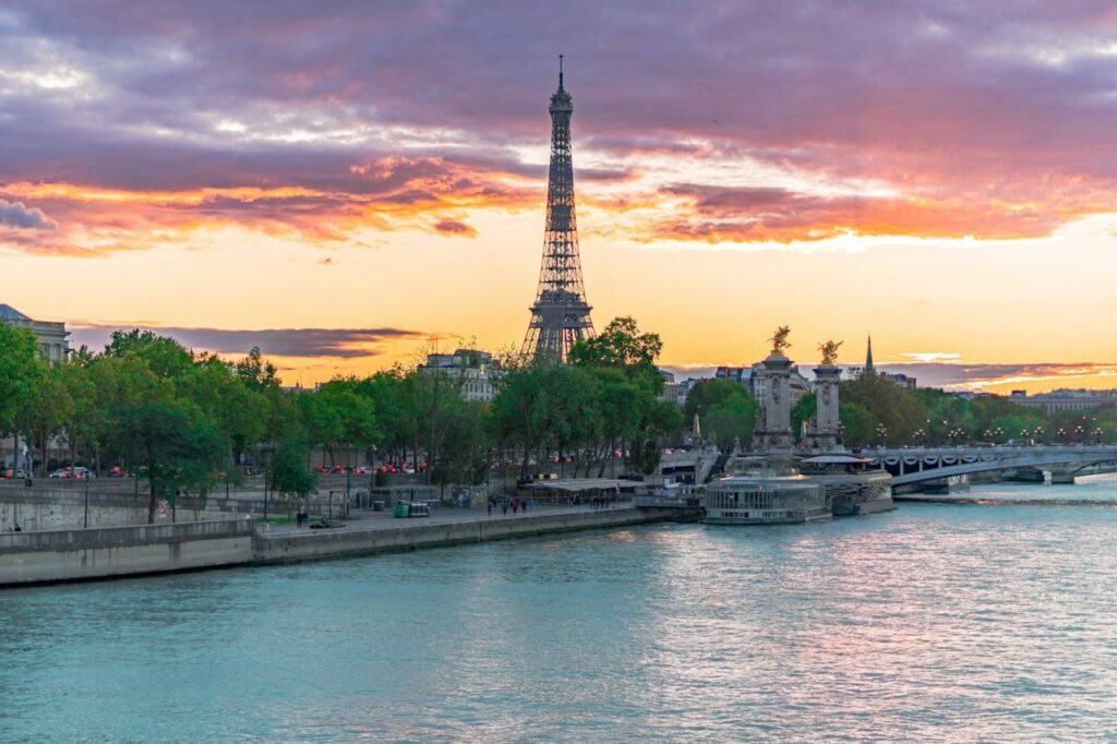 La location saisonnière à Paris image