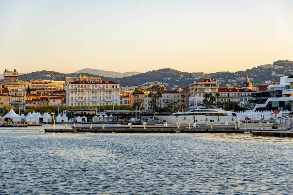 location saisonnière cannes image