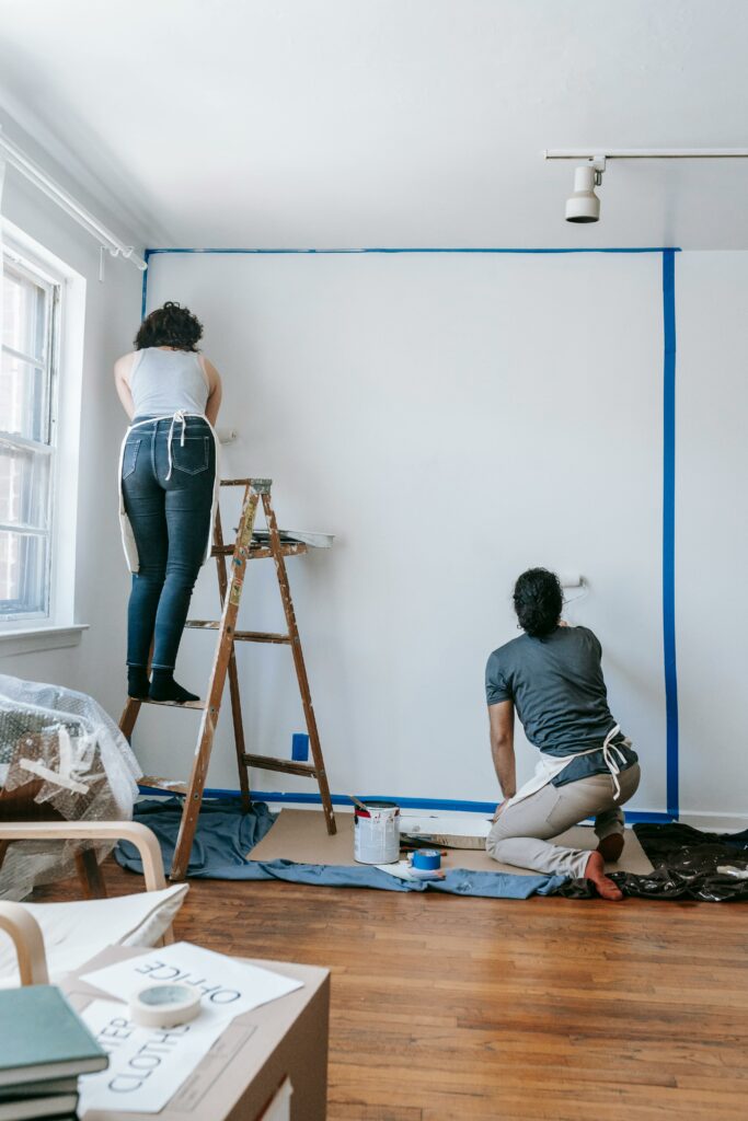 appartement avec travaux : rénovation d'une pièce.