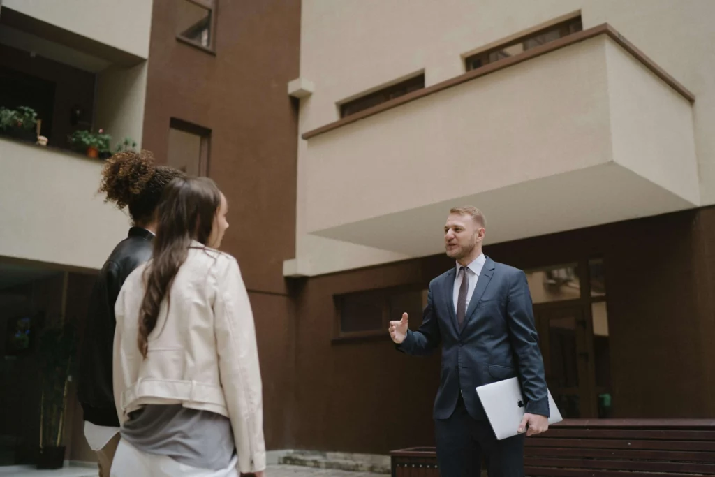 Investir en SCPI rendement reste un choix judicieux pour se construire un patrimoine immobilier.